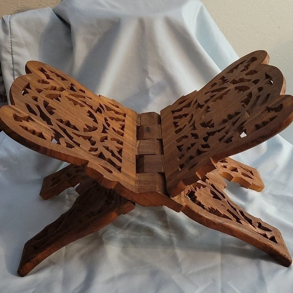 VTG Woodcarved Leaf Design Made in India Cookbook Holy Book Stand
